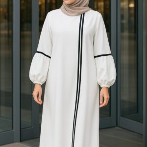 عباية بيضاء شرائط سوداء